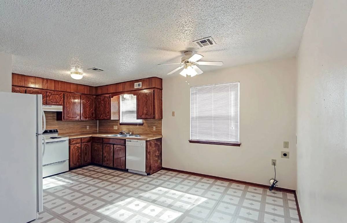 Apartment for rent at 2408 NW 52nd St, Lawton, OK 73505