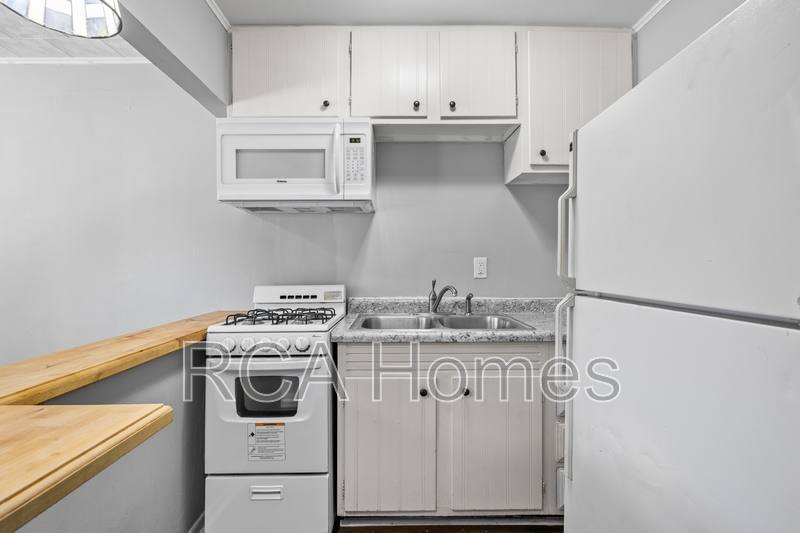 Apartment for rent at 906 Laurel St #2, Indianapolis, IN 46203