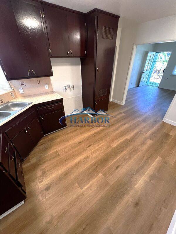 House for rent at 10019 Felton Ave, Inglewood, CA 90304