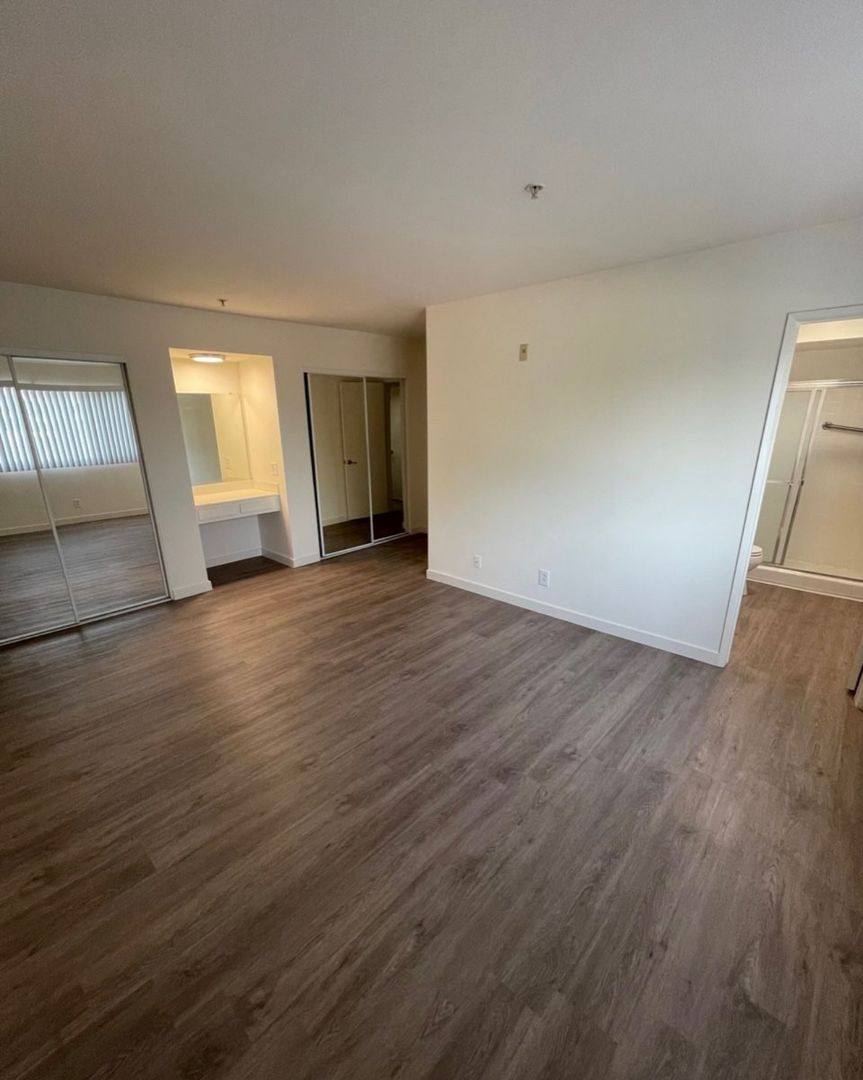Apartment for rent at 4540 Natick Ave, Sherman Oaks, CA 91403