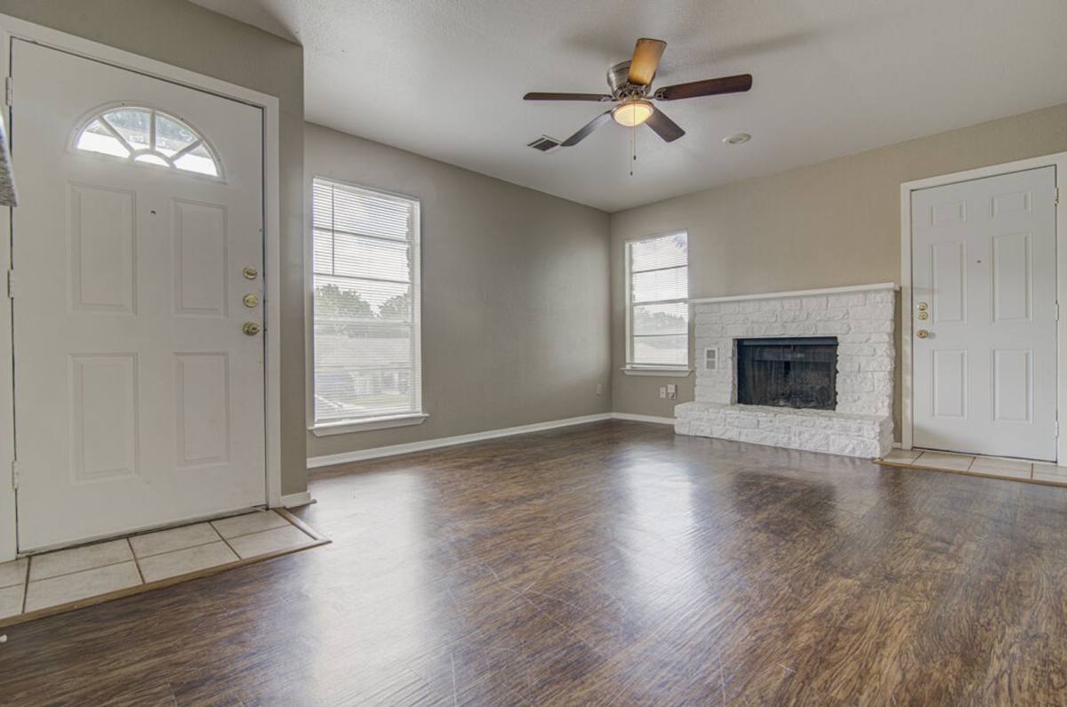 Apartment for rent at 819 Sirocco Dr, Austin, TX 78745