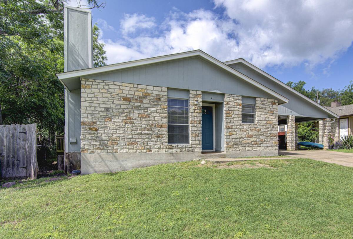 Apartment for rent at 819 Sirocco Dr, Austin, TX 78745