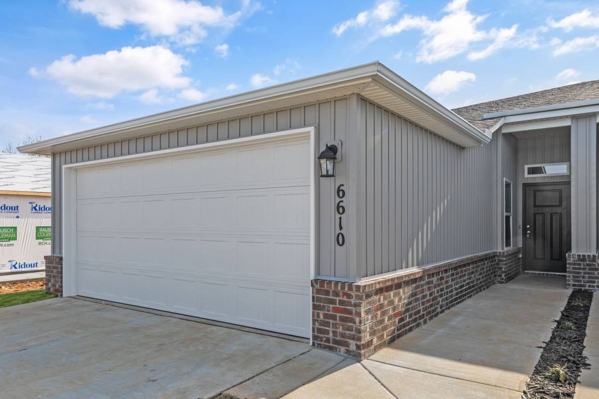 House for rent at 6608 NW Vandergriff St, Bentonville, AR 72713