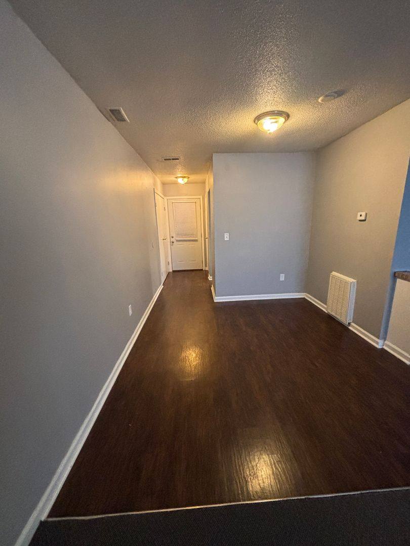 Apartment for rent at 1435 N Columbus St, Lancaster, OH 43130