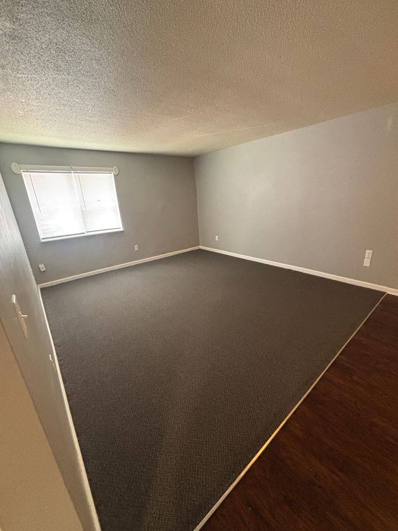 Apartment for rent at 1435 N Columbus St, Lancaster, OH 43130