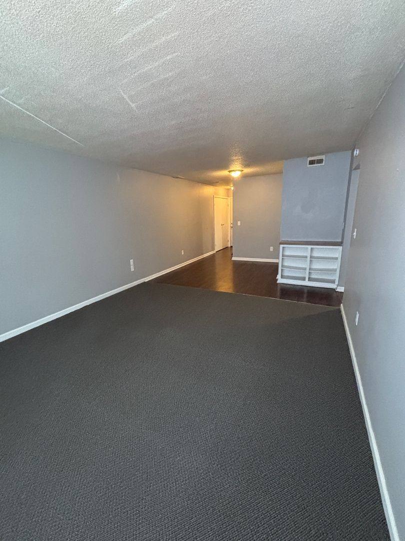 Apartment for rent at 1435 N Columbus St, Lancaster, OH 43130