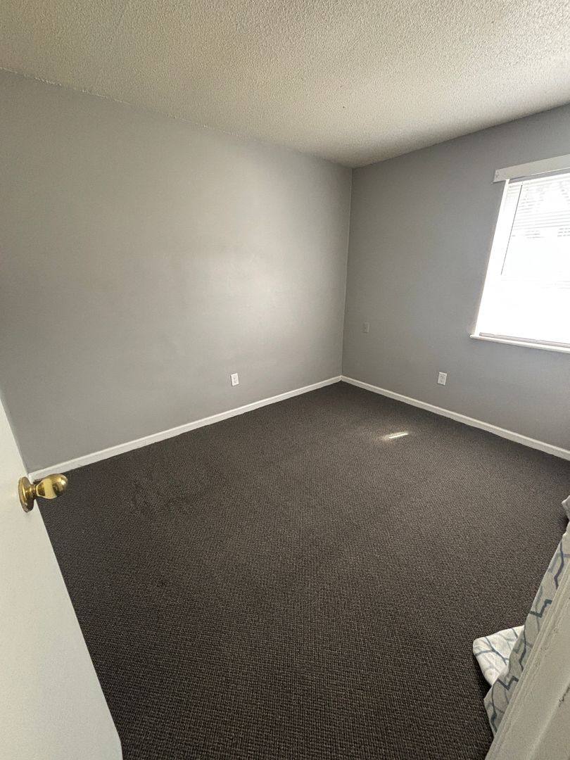Apartment for rent at 1435 N Columbus St, Lancaster, OH 43130