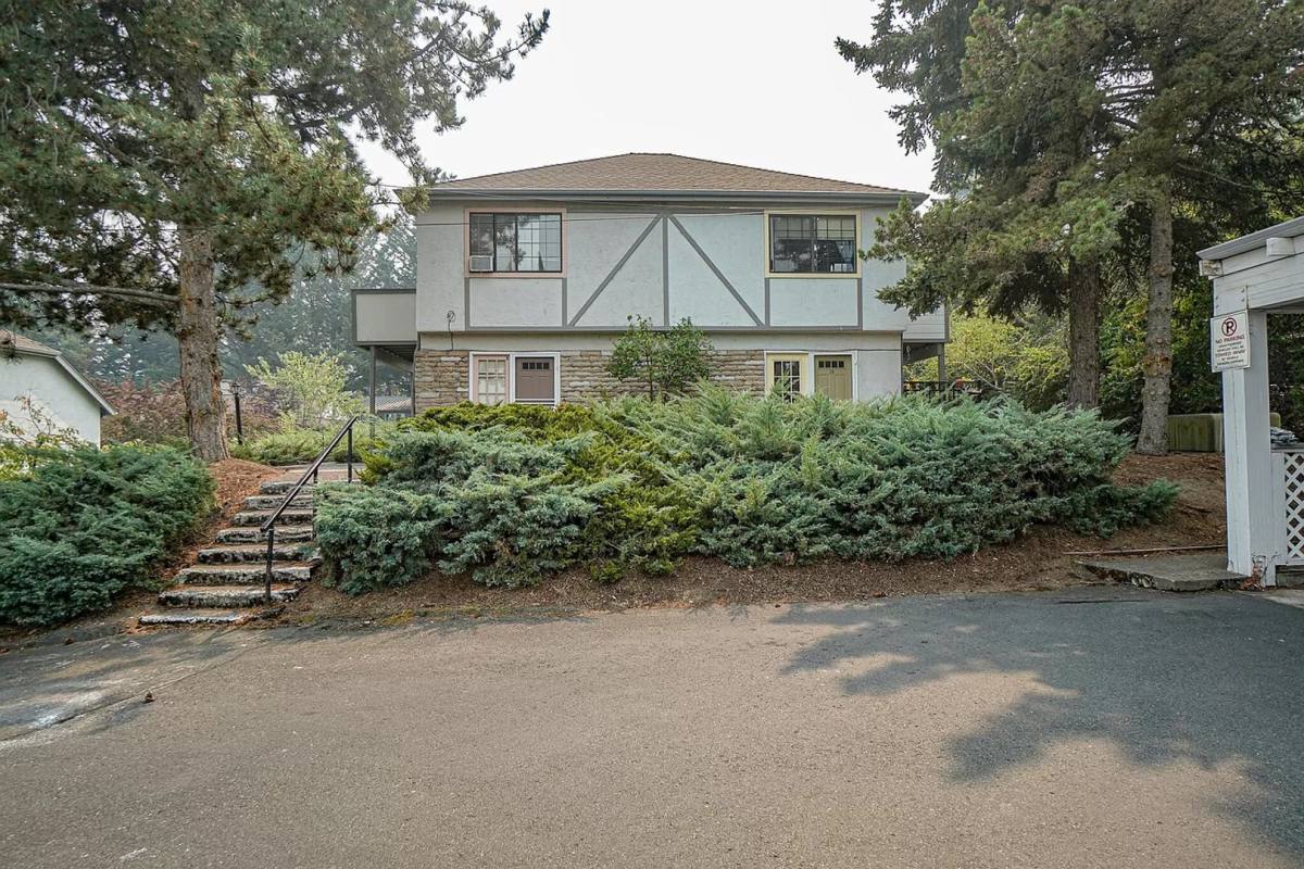 Townhouse for rent at 495 Chestnut St, Ashland, OR 97520