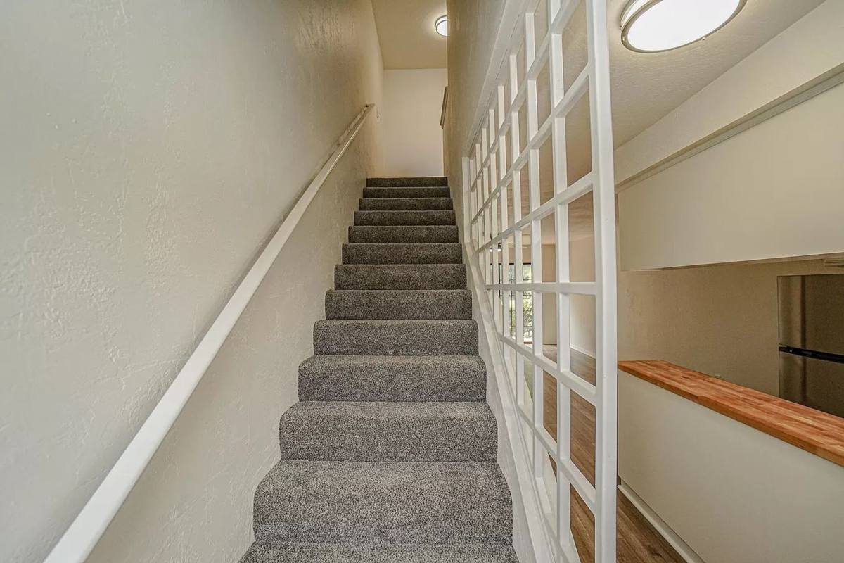 Townhouse for rent at 495 Chestnut St, Ashland, OR 97520
