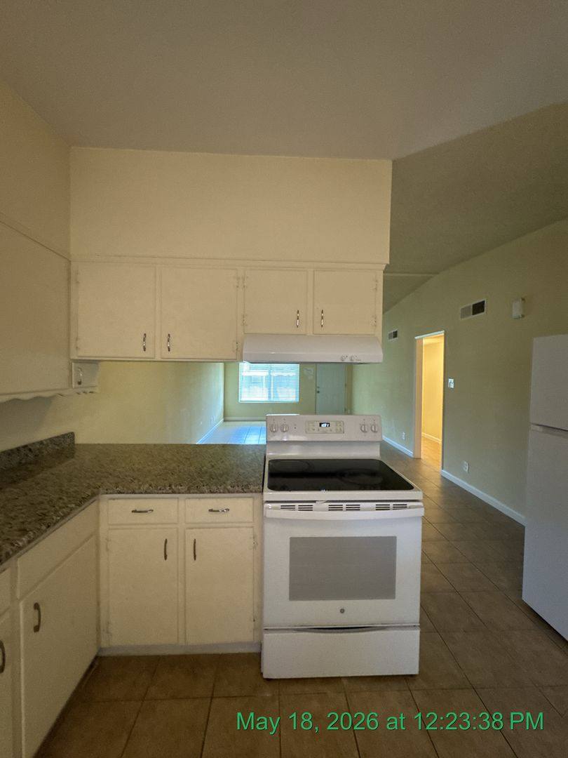 Apartment for rent at 1140 W Tulare Ave, Visalia, CA 93277