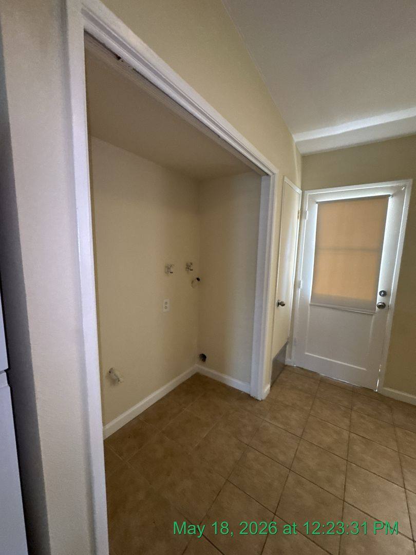 Apartment for rent at 1140 W Tulare Ave, Visalia, CA 93277