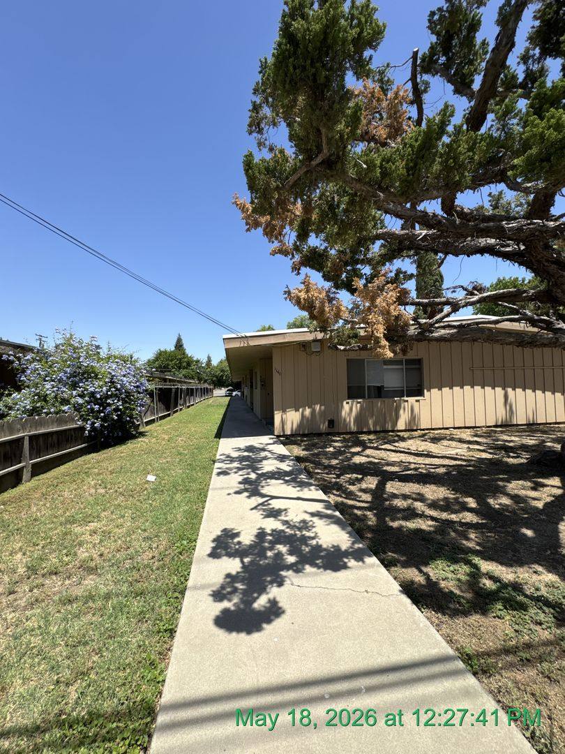 Apartment for rent at 1140 W Tulare Ave, Visalia, CA 93277