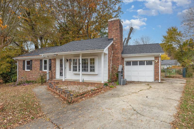 House for rent at 8503 Beechbrooke Rd, Charlotte, NC 28227