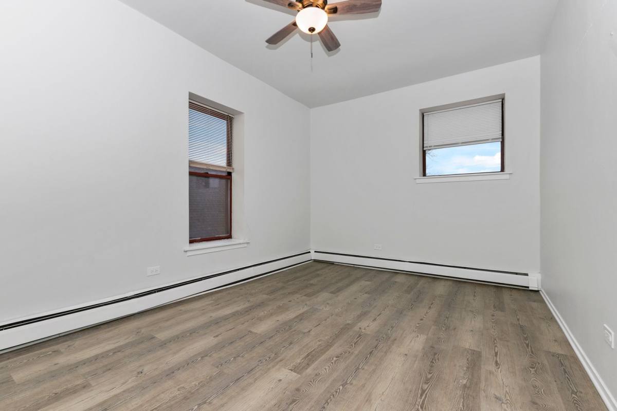 Apartment for rent at 4420-4426 S Michigan Ave, Chicago, IL 60653