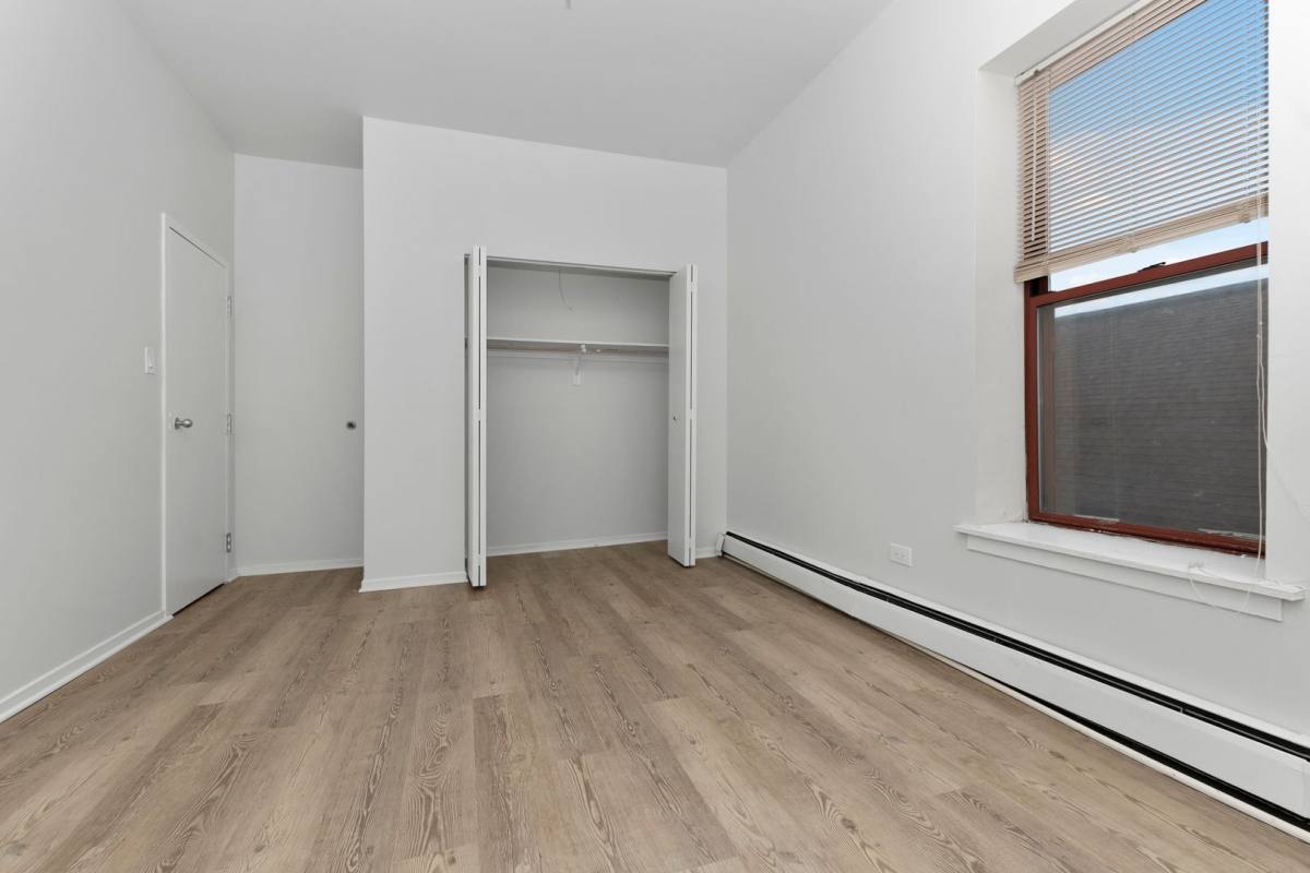 Apartment for rent at 4420-4426 S Michigan Ave, Chicago, IL 60653
