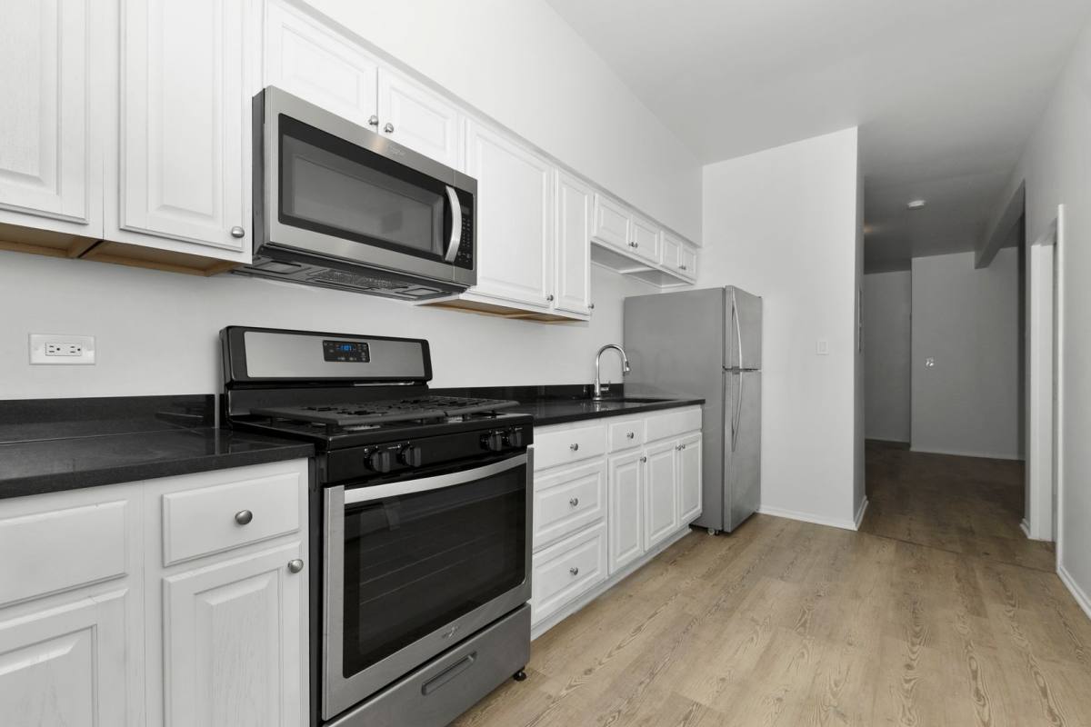 Apartment for rent at 4420-4426 S Michigan Ave, Chicago, IL 60653