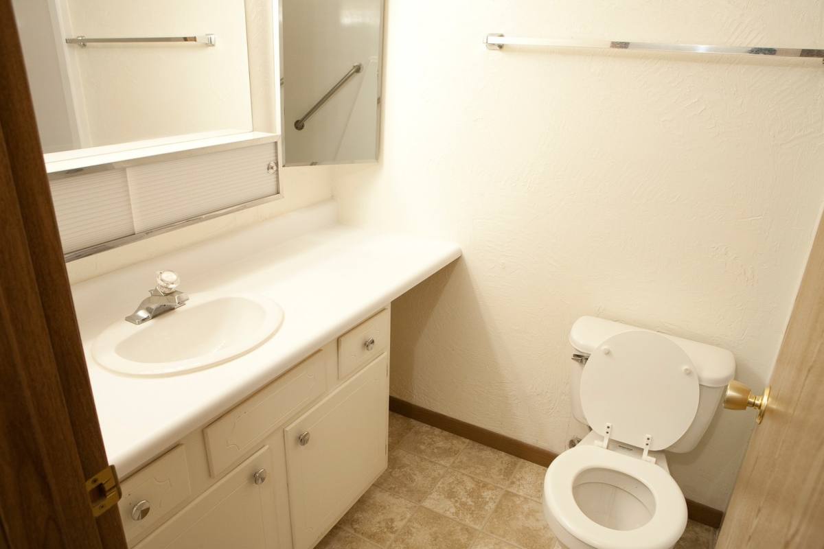 Apartment for rent at 6012 N Imperial Dr, Peoria, IL 61614