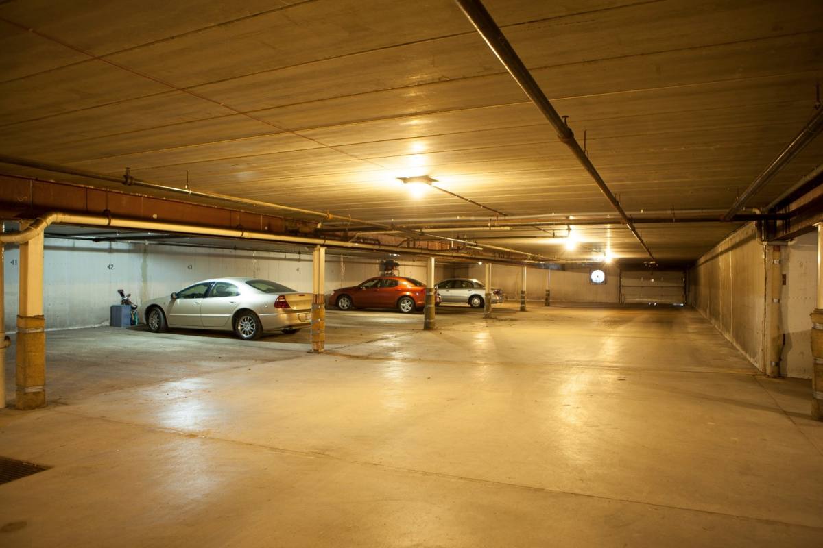Apartment for rent at 6012 N Imperial Dr, Peoria, IL 61614