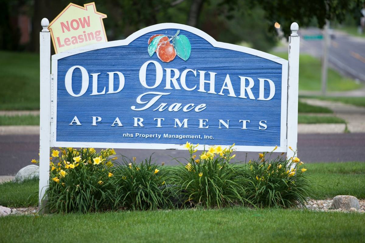 Apartment for rent at 6012 N Imperial Dr, Peoria, IL 61614