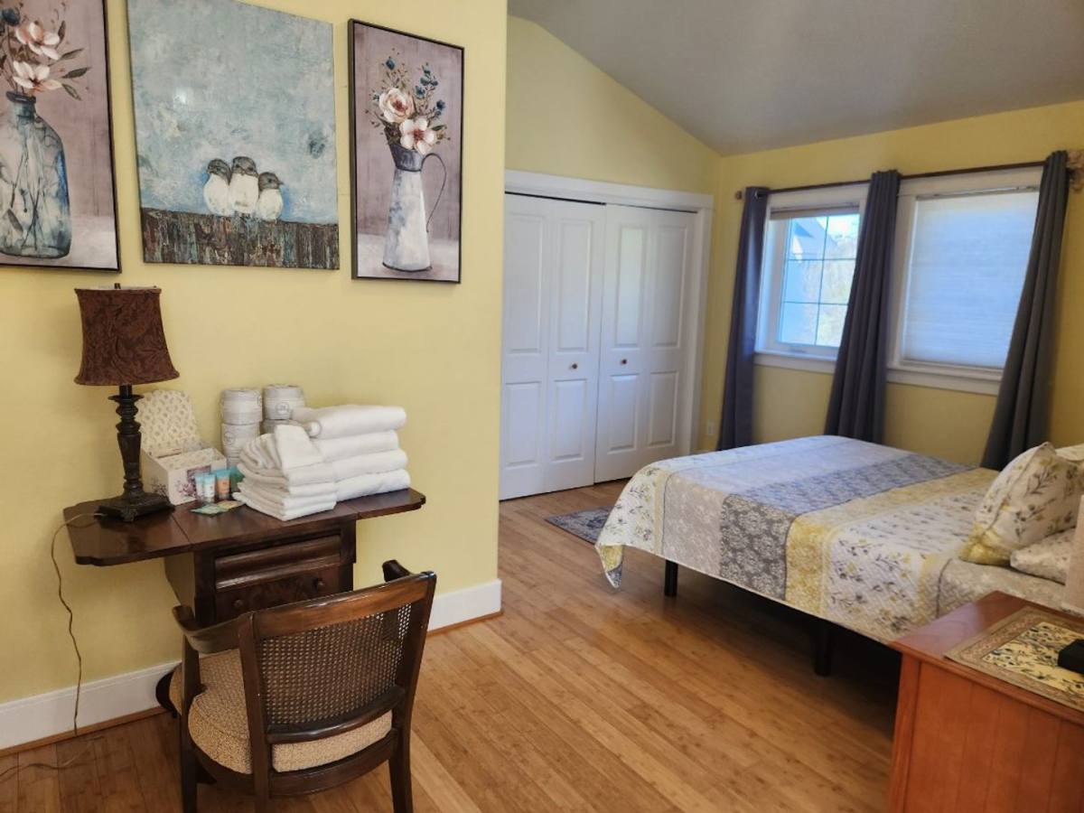 Apartment for rent at 1280 Oak St #JULIET, Ashland, OR 97520