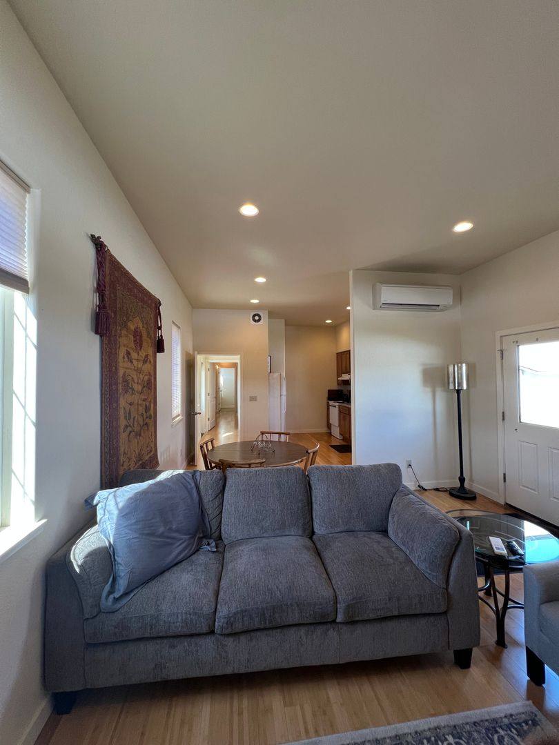 Apartment for rent at 1280 Oak St #ROSALIND, Ashland, OR 97520
