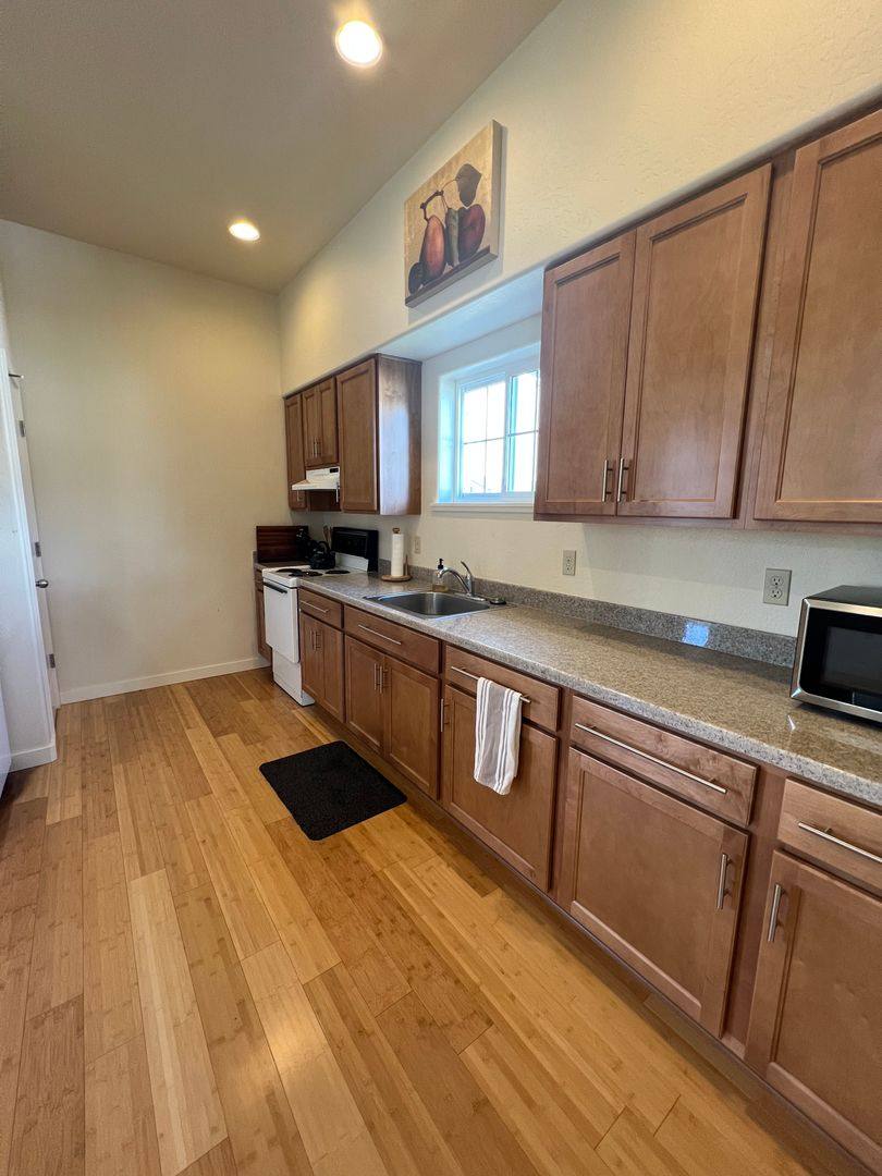 Apartment for rent at 1280 Oak St #ROSALIND, Ashland, OR 97520