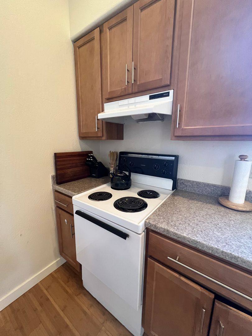 Apartment for rent at 1280 Oak St #ROSALIND, Ashland, OR 97520