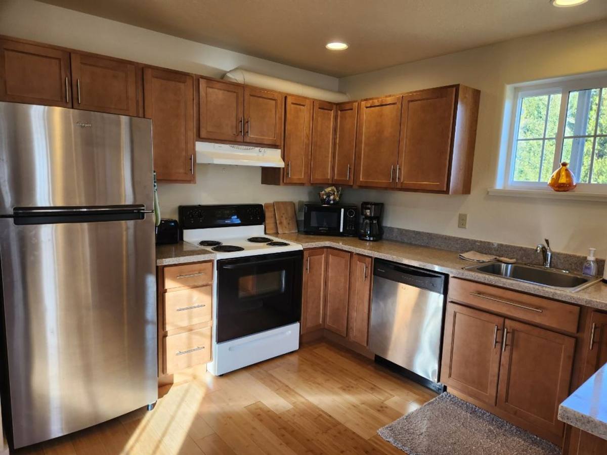 Apartment for rent at 1280 Oak St #MIRANDA, Ashland, OR 97520