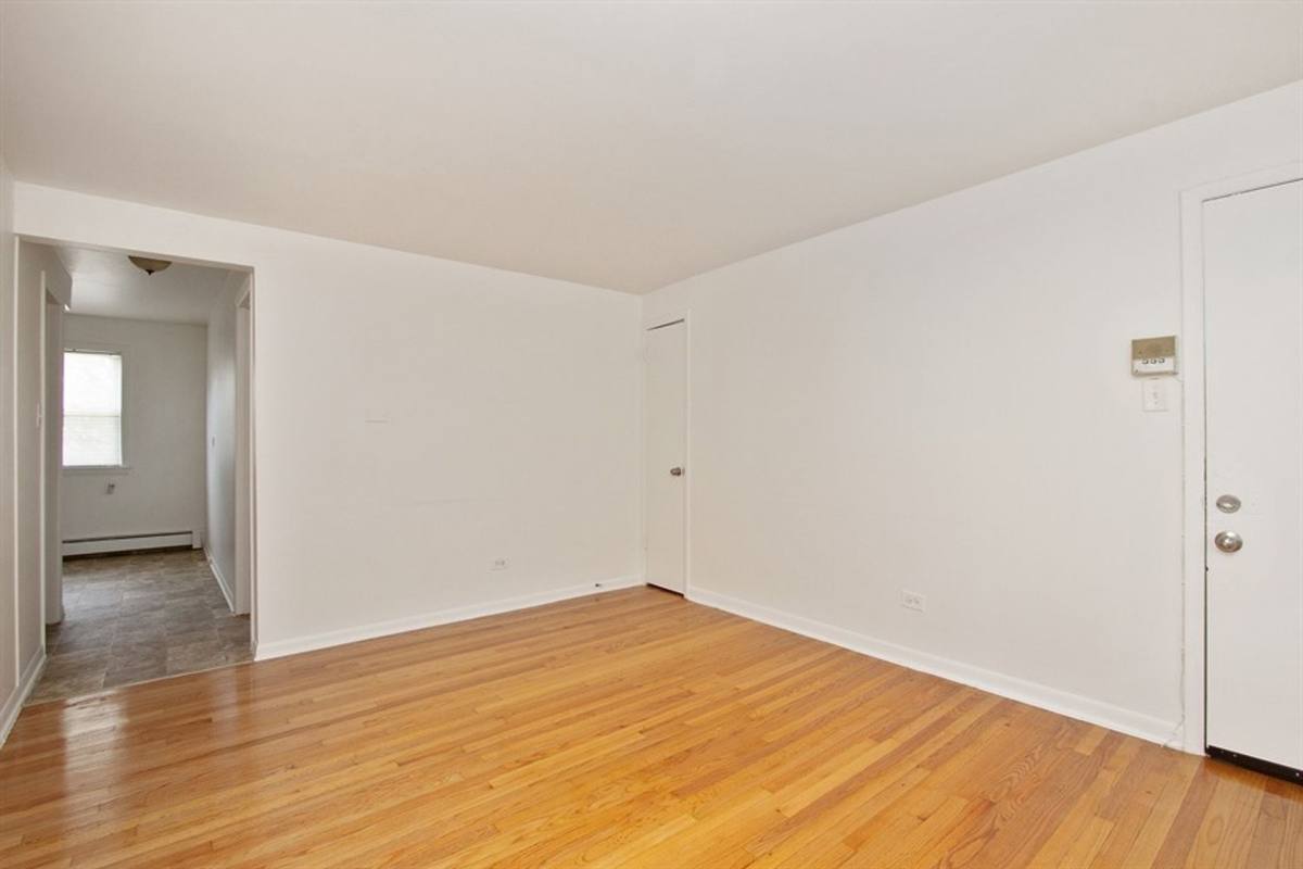 Apartment for rent at 8806 S Cottage Grove Ave, Chicago, IL 60619