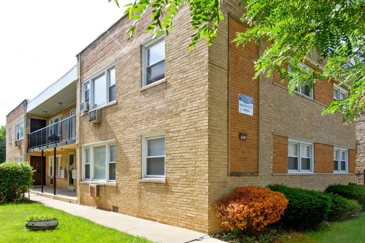 Apartment for rent at 8806 S Cottage Grove Ave, Chicago, IL 60619