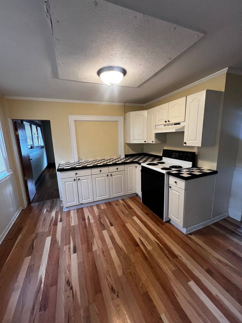 Apartment for rent at 1340 Plum St, Lincoln, NE 68502