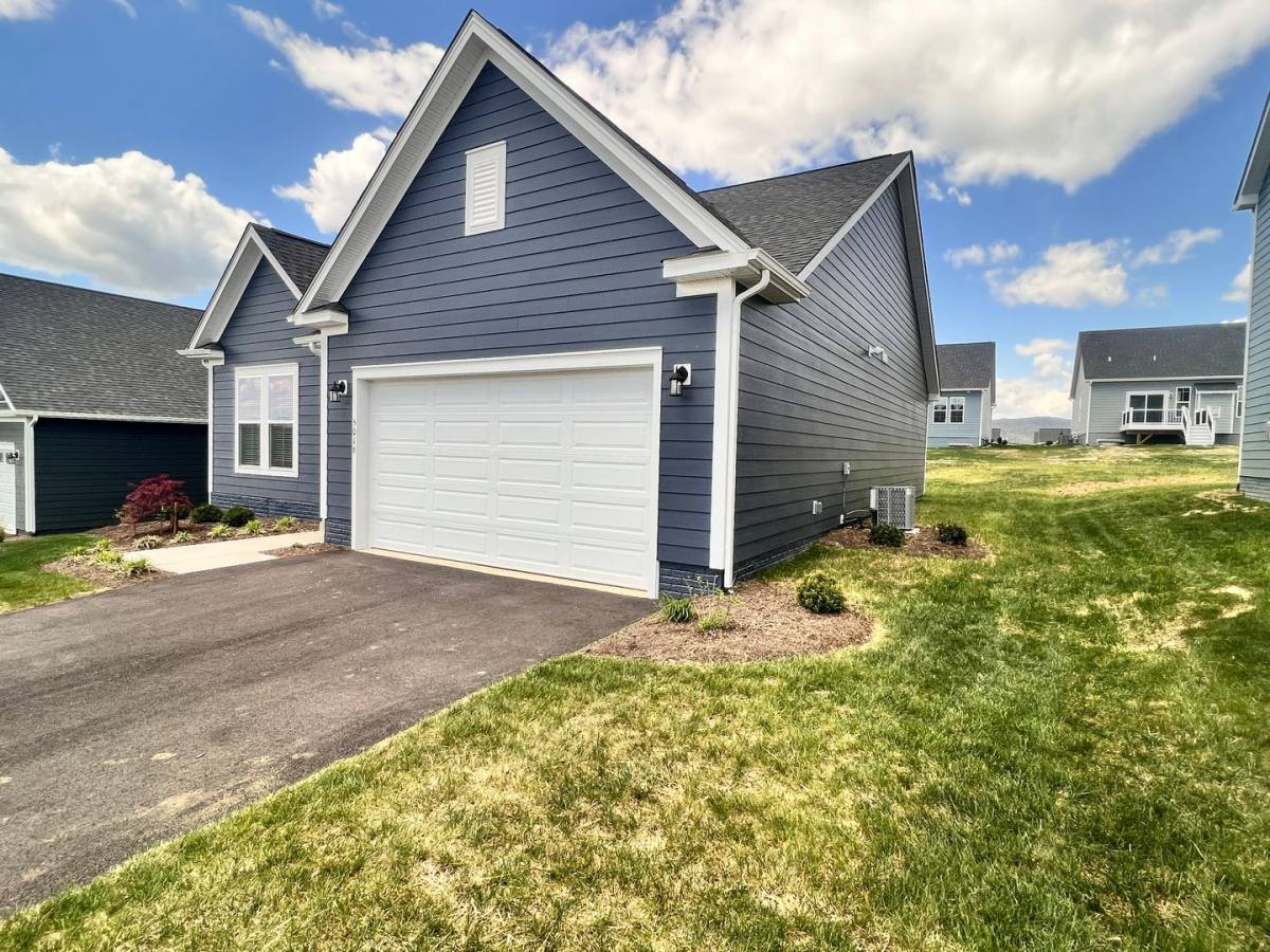 House for rent at 5016 Forsythia Place, Blacksburg, VA 24060