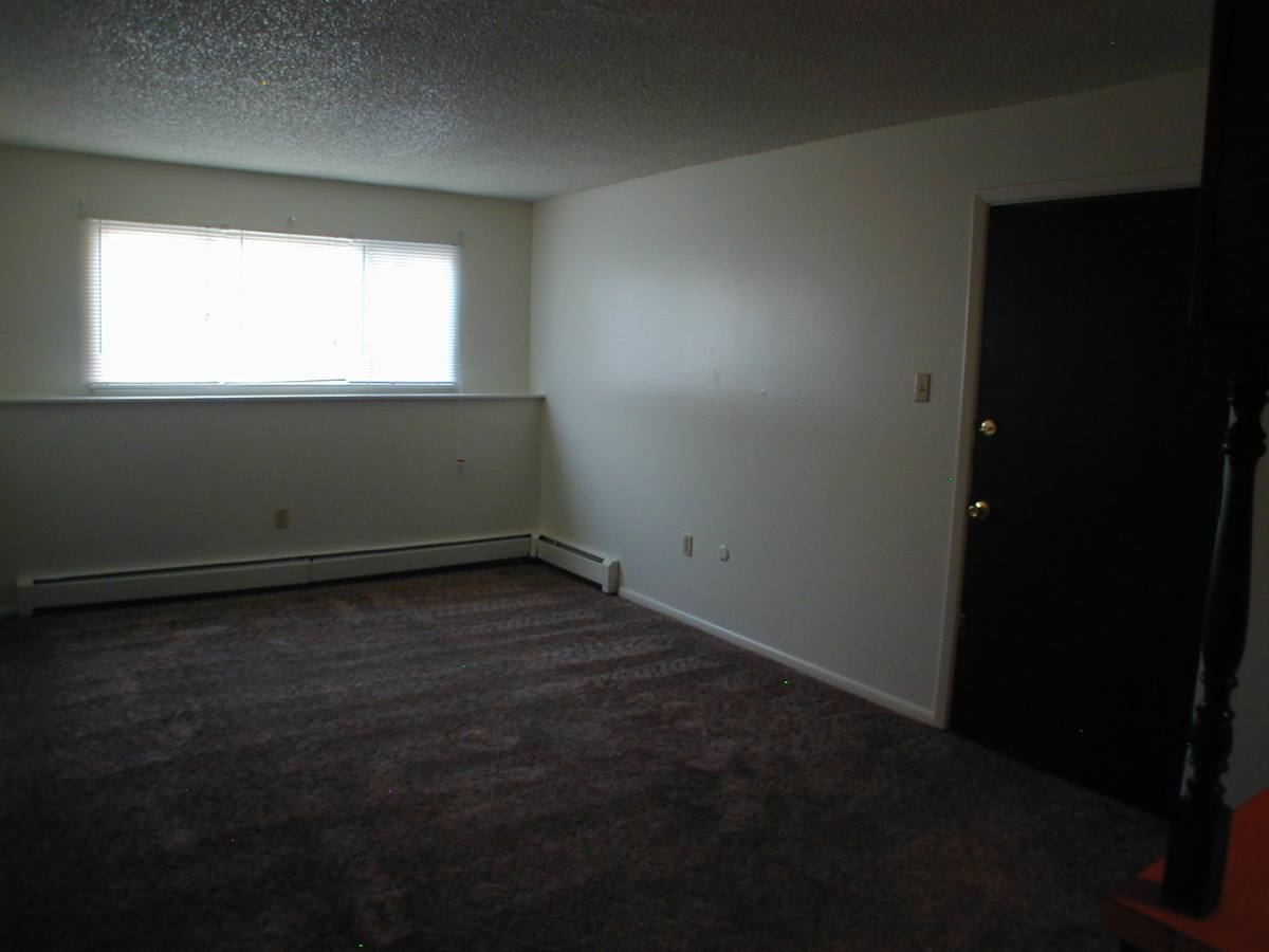 Apartment for rent at 4600-01-11-12 Hilltop Ave, Cheyenne, WY 82009