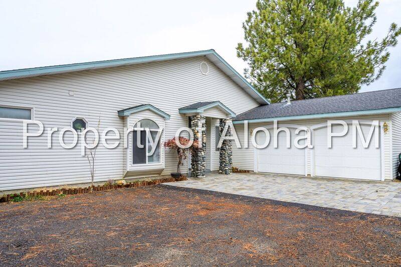 House for rent at 108 Lakeshore Dr, Cascade, ID 83611