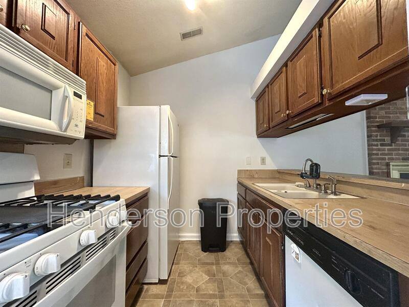 House for rent at 6718 Park Hickory Dr, Charlotte, NC 28227
