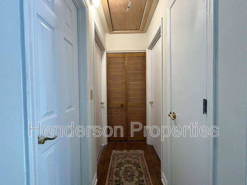 House for rent at 6718 Park Hickory Dr, Charlotte, NC 28227