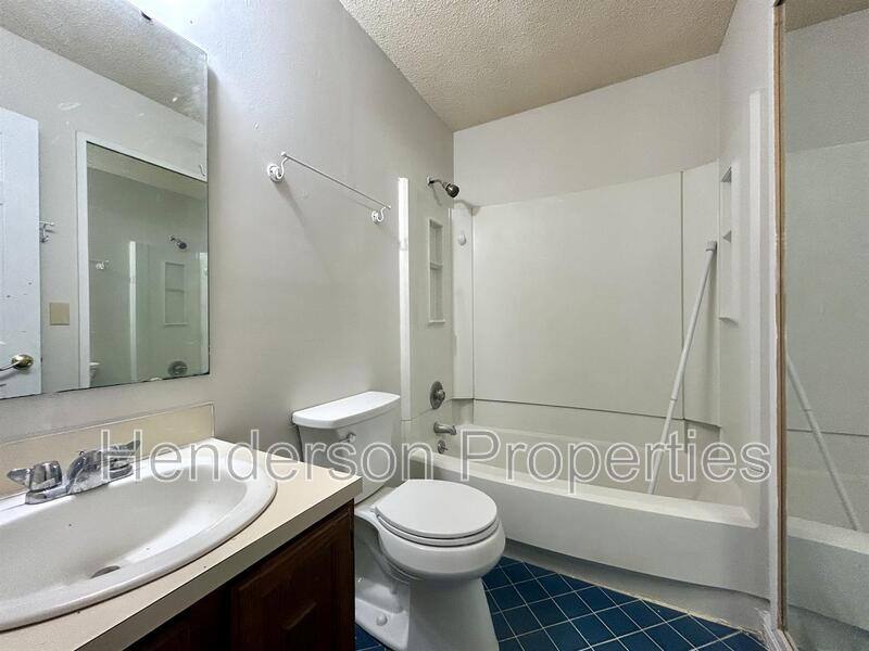 House for rent at 6718 Park Hickory Dr, Charlotte, NC 28227