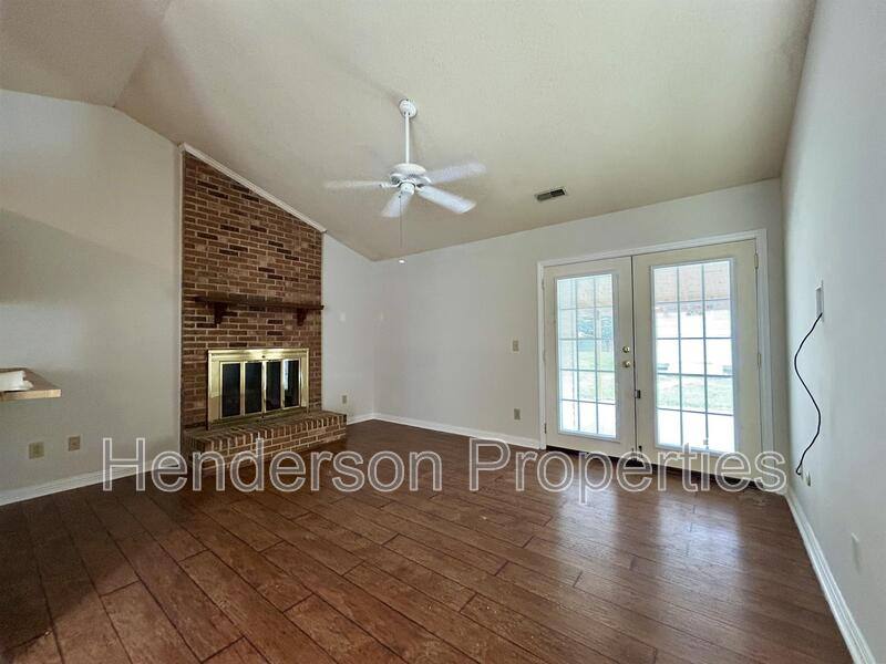 House for rent at 6718 Park Hickory Dr, Charlotte, NC 28227