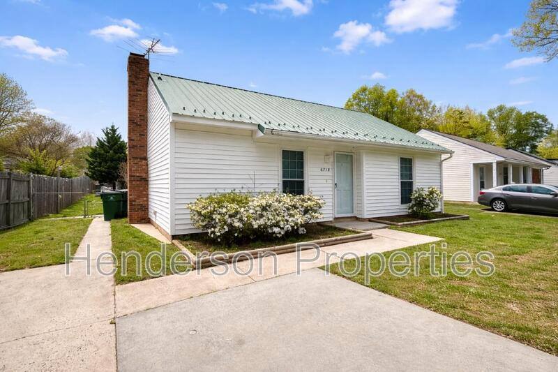 House for rent at 6718 Park Hickory Dr, Charlotte, NC 28227