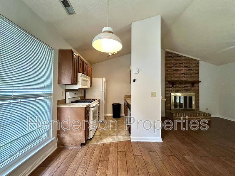 House for rent at 6718 Park Hickory Dr, Charlotte, NC 28227