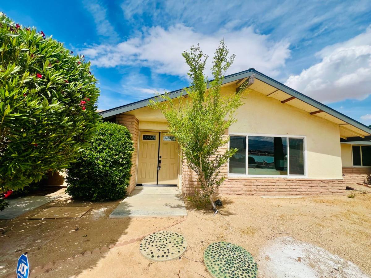 House for rent at 18332 Orange St, Hesperia, CA 92345