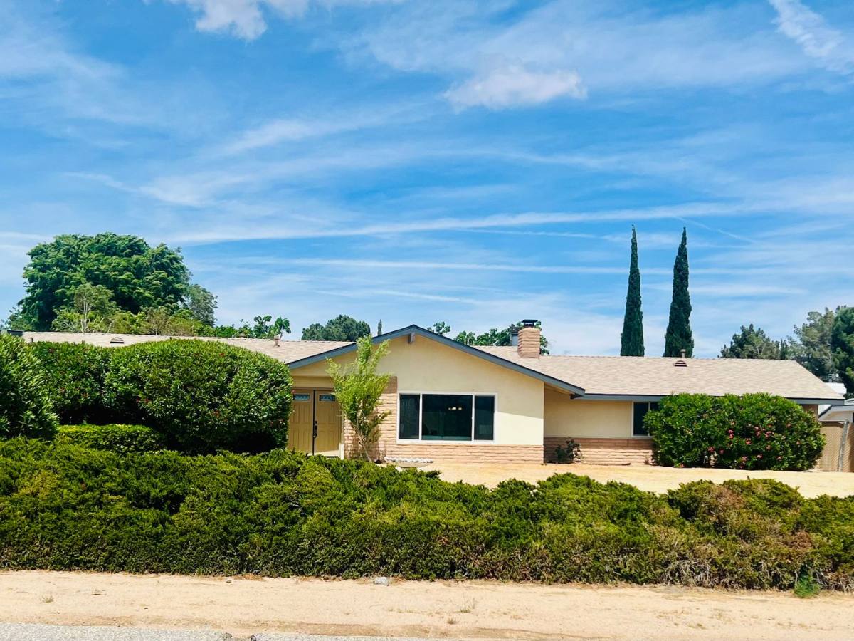 House for rent at 18332 Orange St, Hesperia, CA 92345
