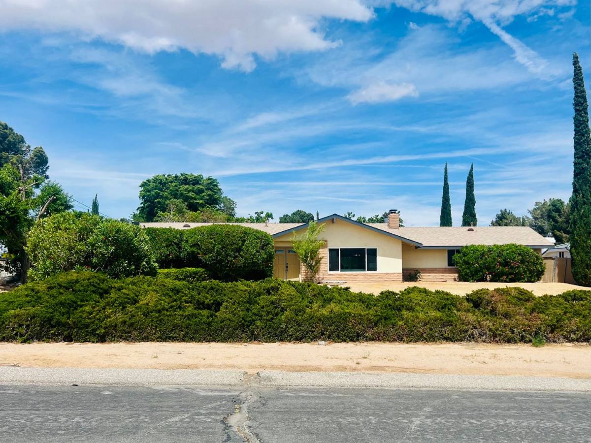 House for rent at 18332 Orange St, Hesperia, CA 92345