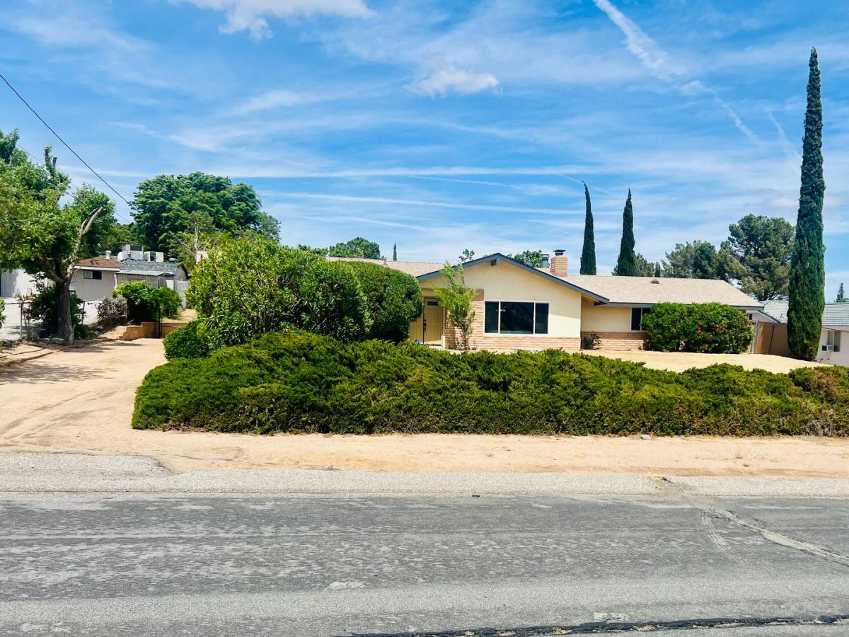 House for rent at 18332 Orange St, Hesperia, CA 92345