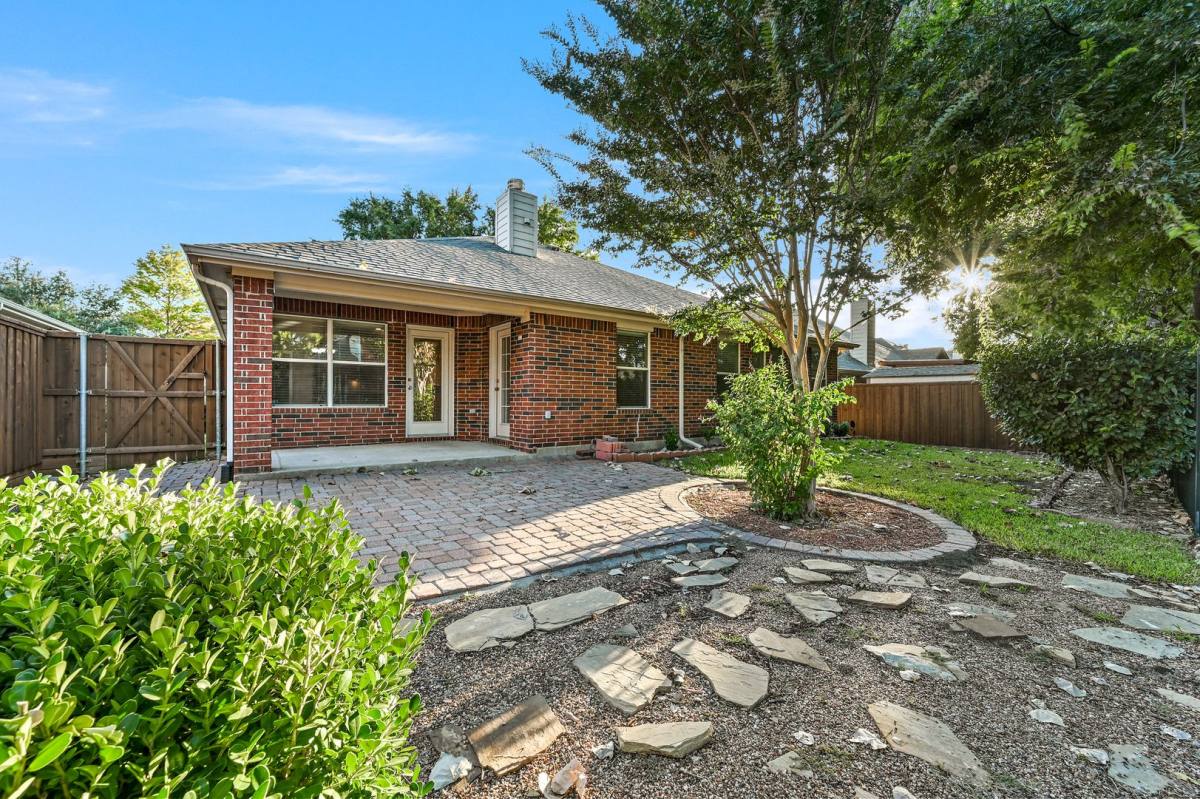 House for rent at 11962 Henderson Dr, Frisco, TX 75035