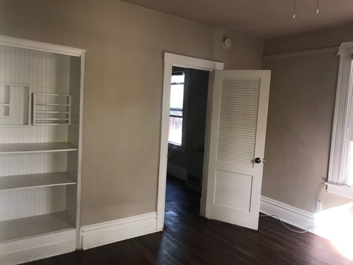 Apartment for rent at 2405 C St, Sacramento, CA 95825