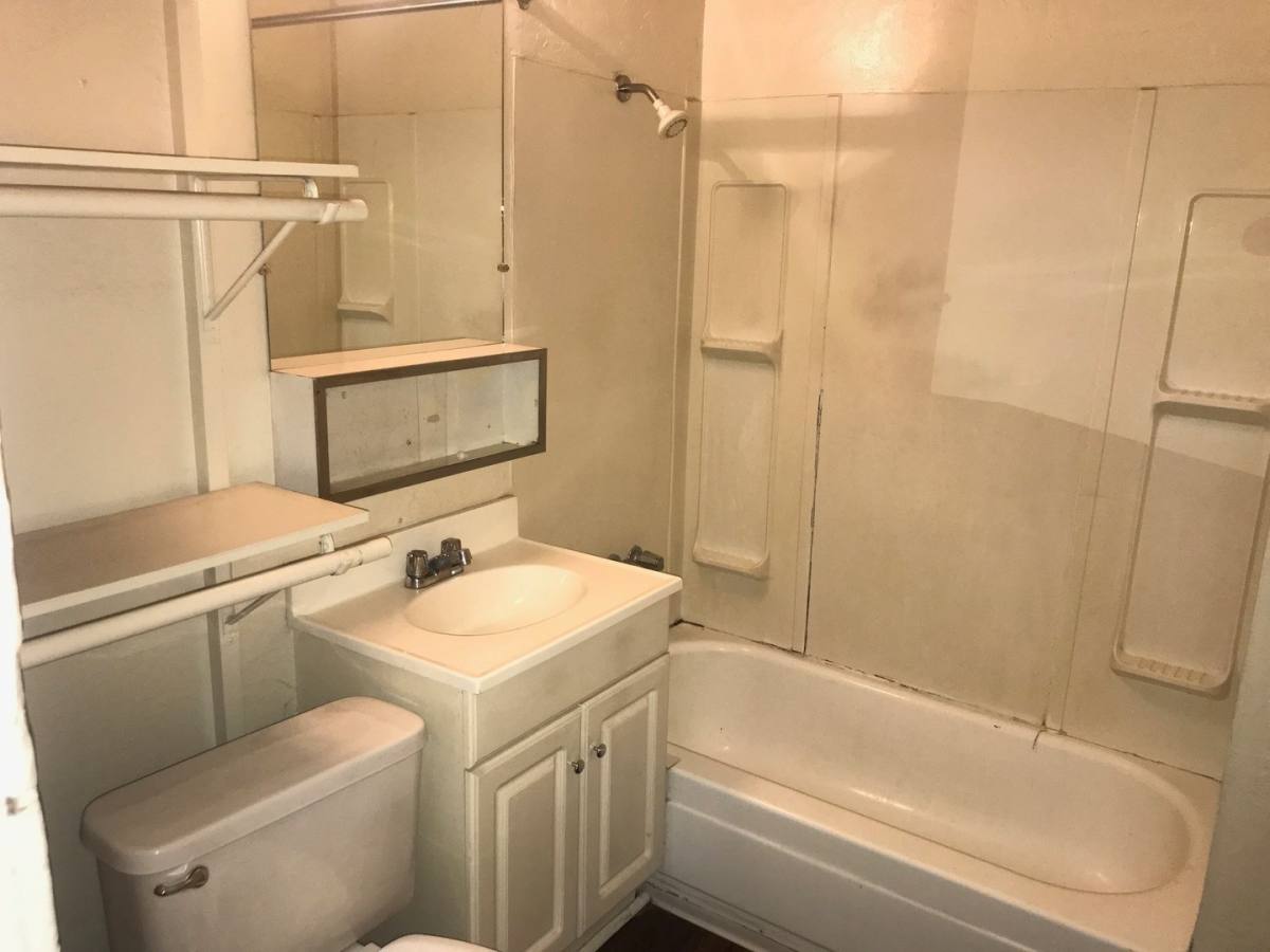 Apartment for rent at 2405 C St, Sacramento, CA 95825