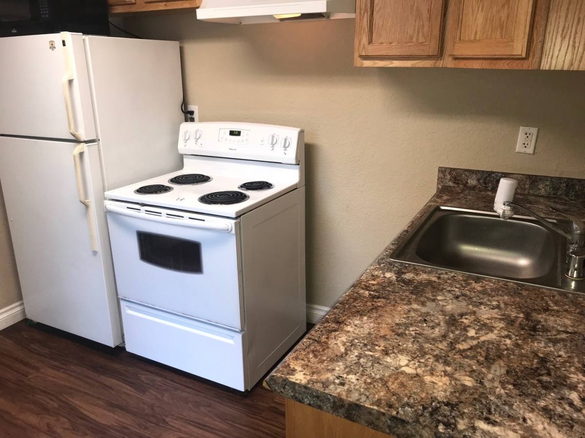 Apartment for rent at 2405 C St, Sacramento, CA 95825