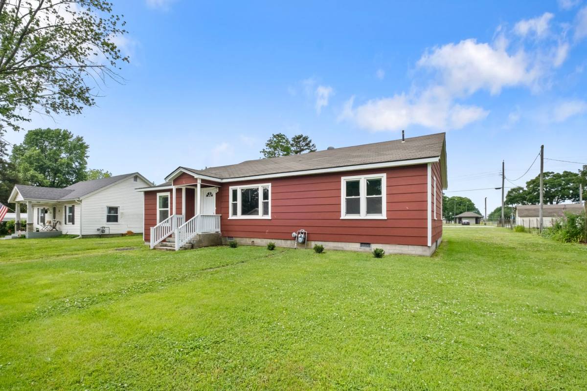 House for rent at 305 S Little Ave, Gentry, AR 72734