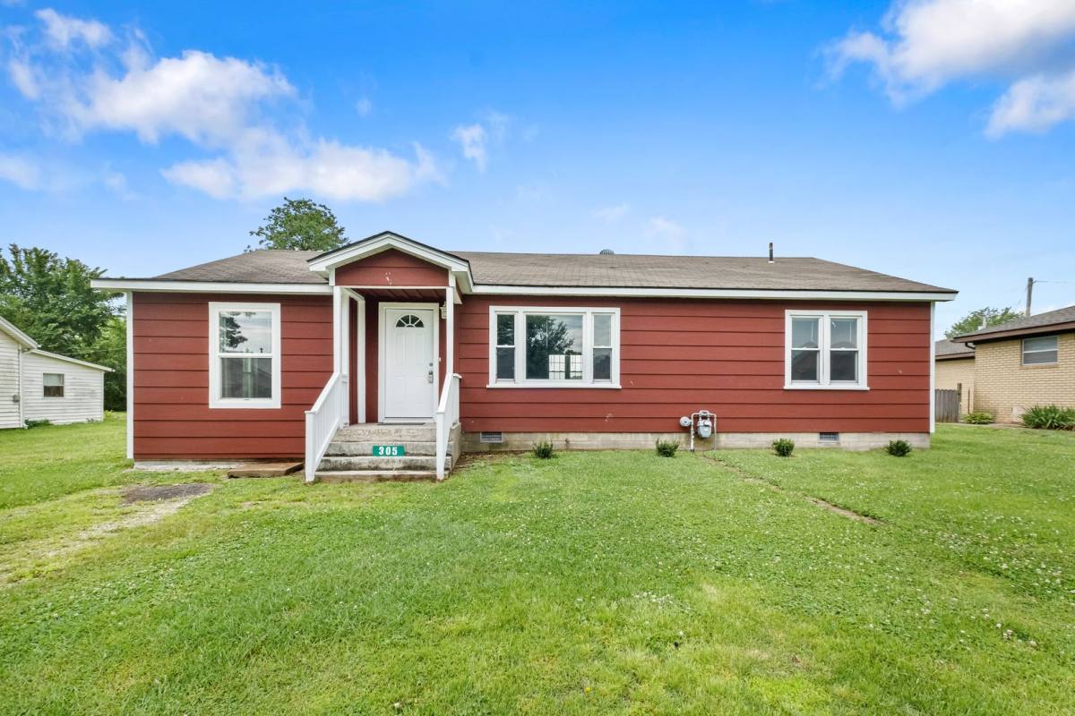 House for rent at 305 S Little Ave, Gentry, AR 72734